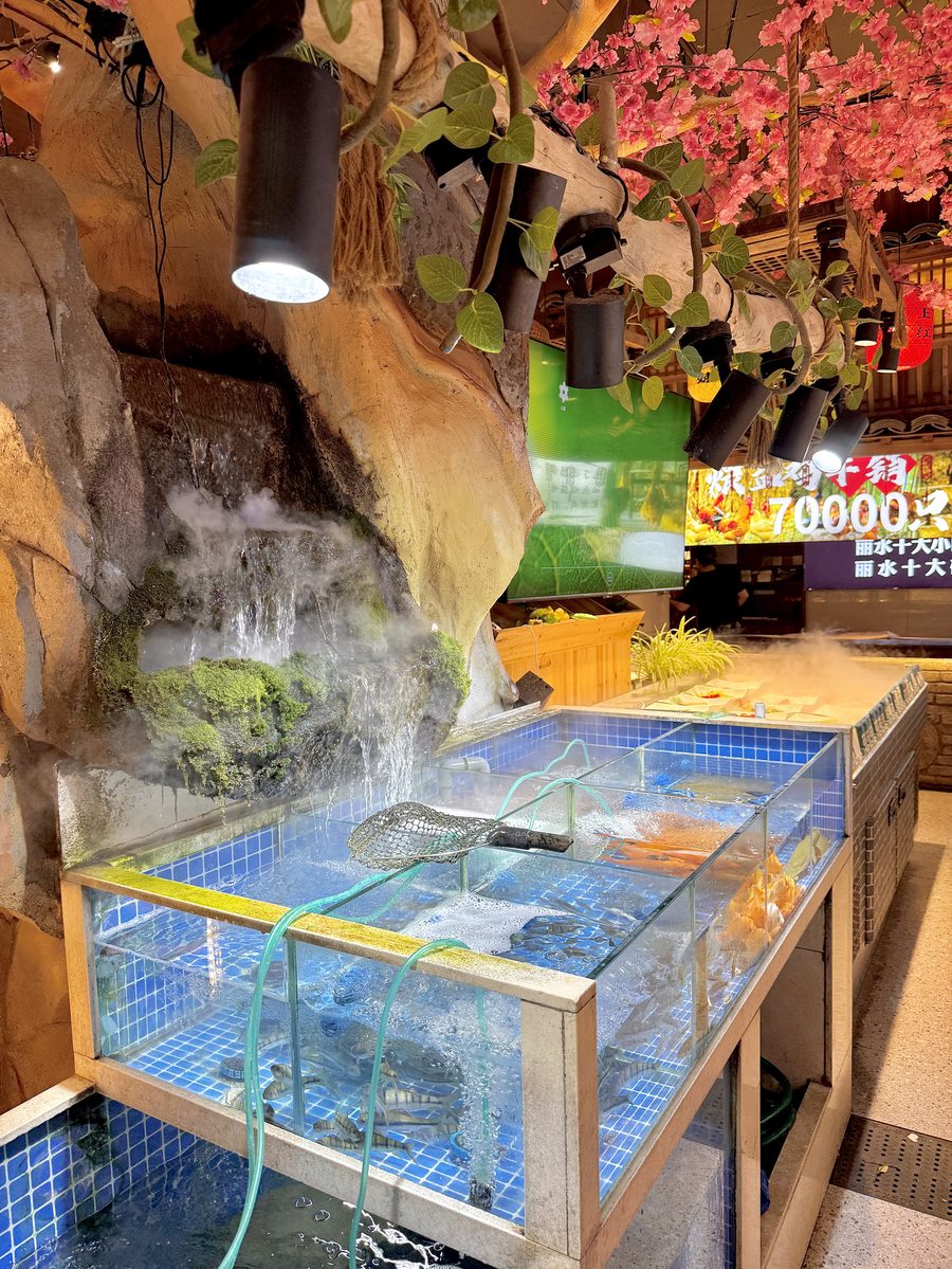 头上红乡村食府 实景图4