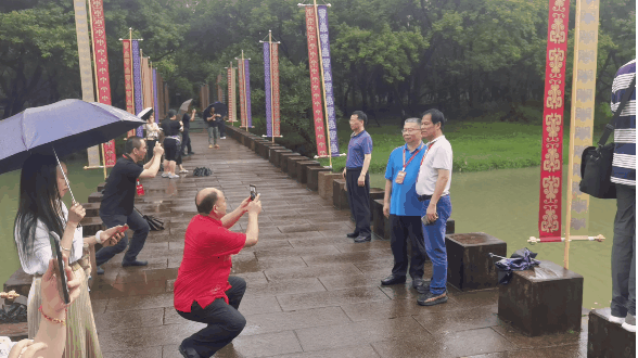 283a0d65e0bca7a10fbff8a37e2122af.gif